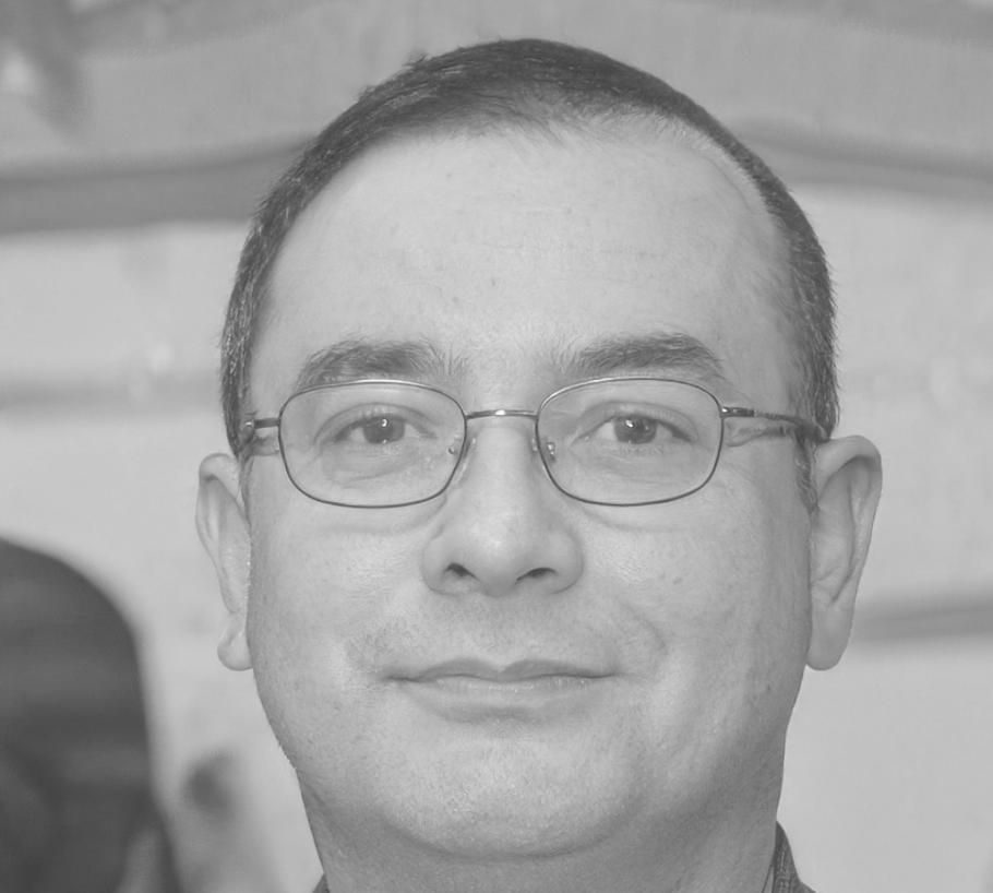 Riccardo Alessandrini, docente specializzato in tecniche professionali di styling