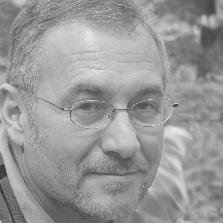 Ritratto professionale di Davide Lucchin, esperto tecniche avanzate